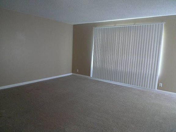 3rd image of 8990 Salmon Falls Dr