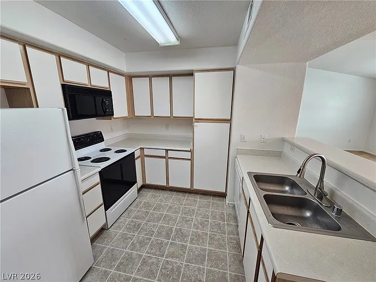 2300 Silverado Ranch Blvd #2081 — Photo 9