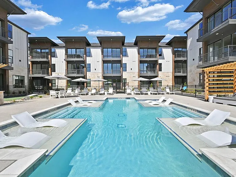 Cypress Lofts — Photo 2