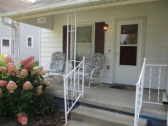 3rd image of 1159 Woodlawn Ave