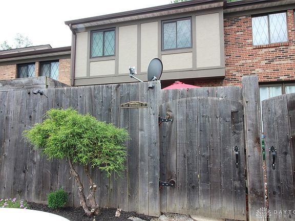 4th image of 7649 Berkshire Ct