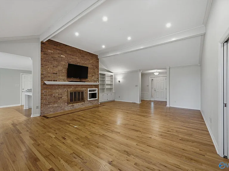 815 Baylor Dr SE — Photo 5