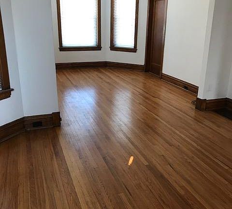4th image of 3755 N Oakley Ave #2