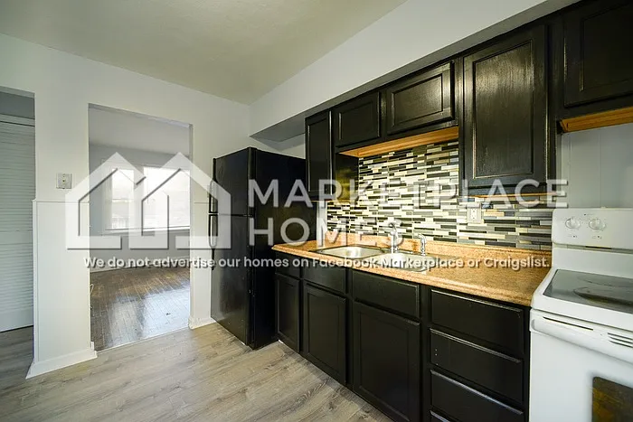650 Robert Ave — Photo 9