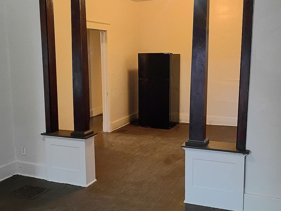 1st image of 2526 Garland Ave