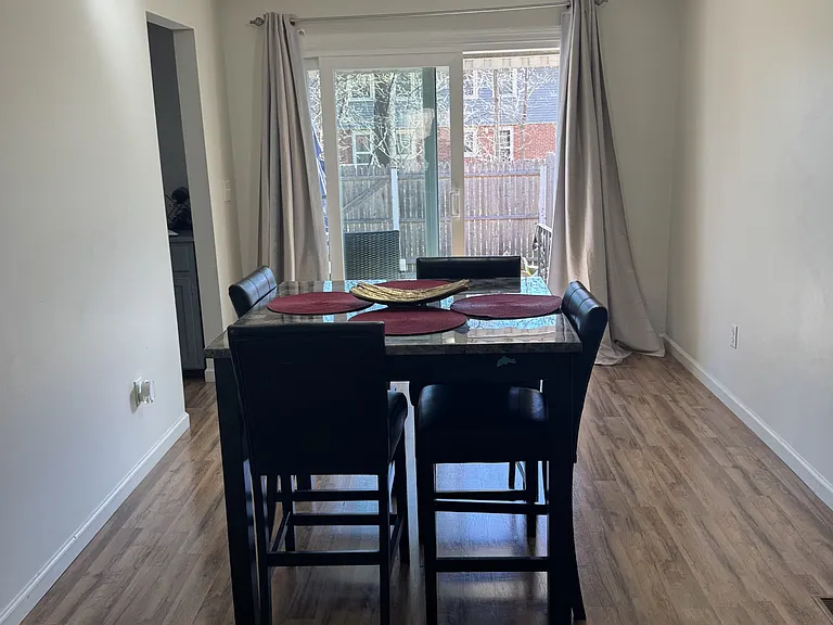 124 Lakeside Dr — Photo 6