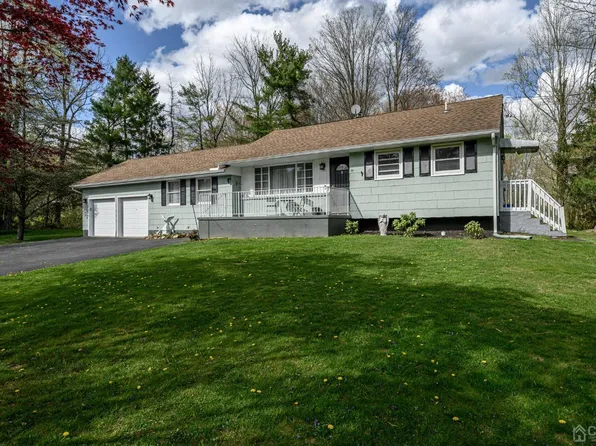 41 Henry St, Oxford, NJ 07863