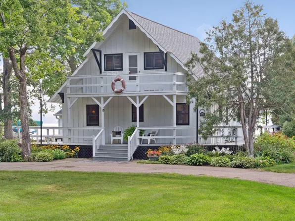 2894 Lindgren Ln, Maple Plain, MN 55359