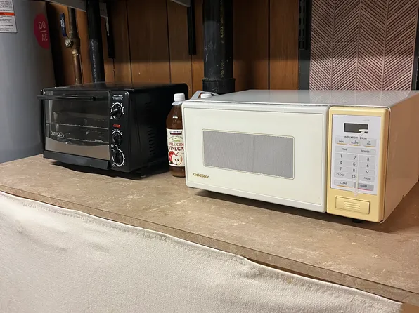 147 East St NE #Basement, Vienna, VA 22180