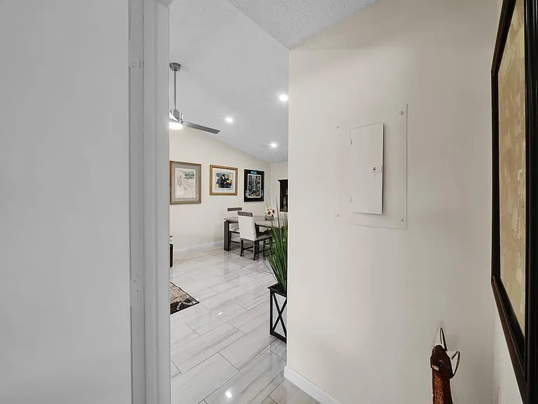 15011 Ashland Cir #23 — Photo 36