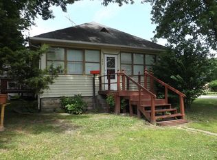 654 N Walnut St, Centralia, IL 62801