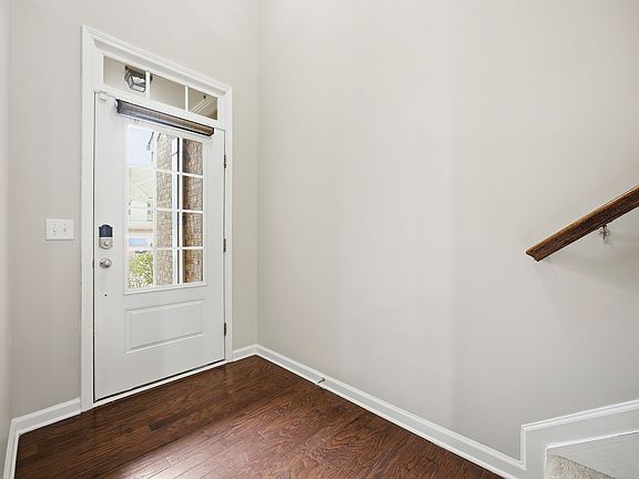 3rd image of 7275 Heritage Oak Ct