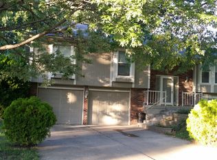 1716 SE Silkwood Ln, Lees Summit, MO 64063