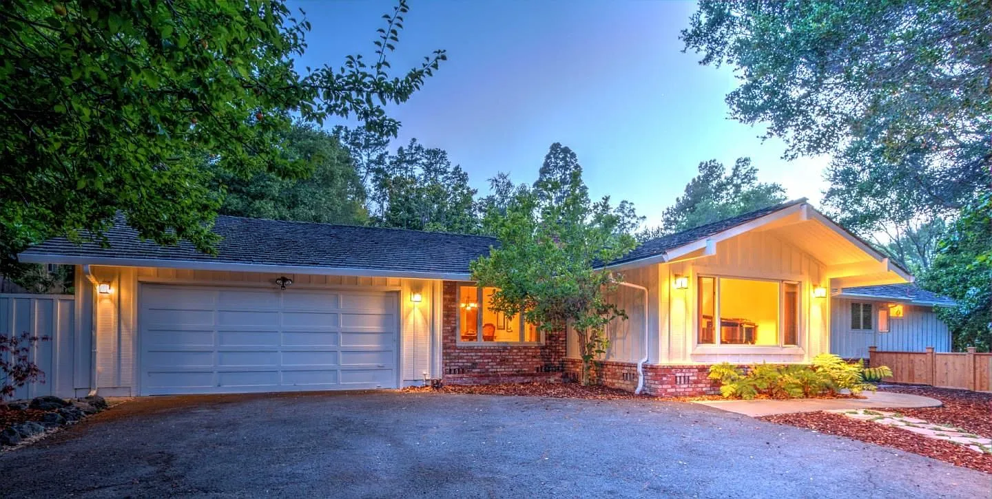 387 Moseley Rd photo 1