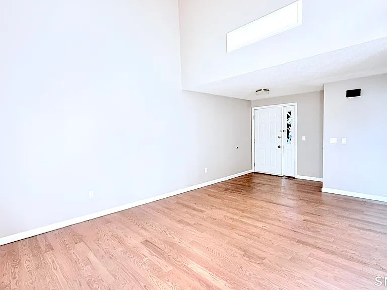 16 Arthur Dr #4 — Photo 8