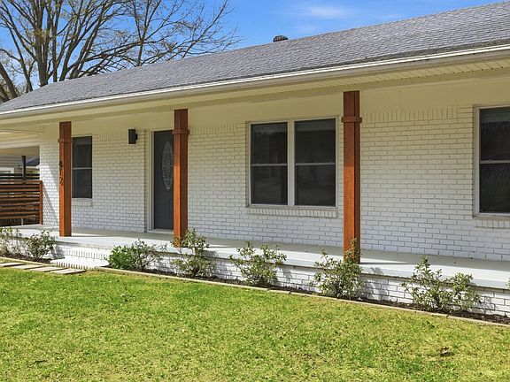 2nd image of 412 A Ave