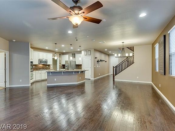 5th image of 1077 Hickory Park St