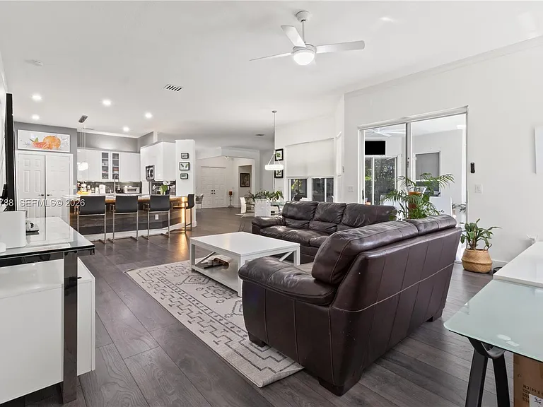 1046 SW 159th Way — Photo 9