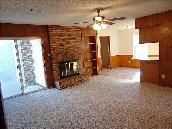 3rd image of 3518 Knight Ln