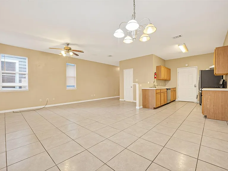 15515 Waldron Cir #B — Photo 8