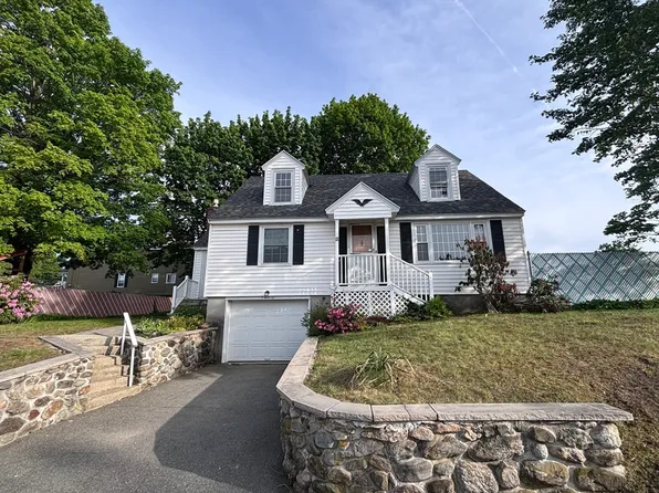 11 Hale St, Lawrence, MA 01843