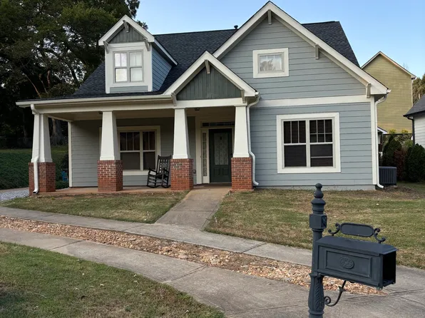 16 Plum Blossom Ln, Hampton, GA 30228
