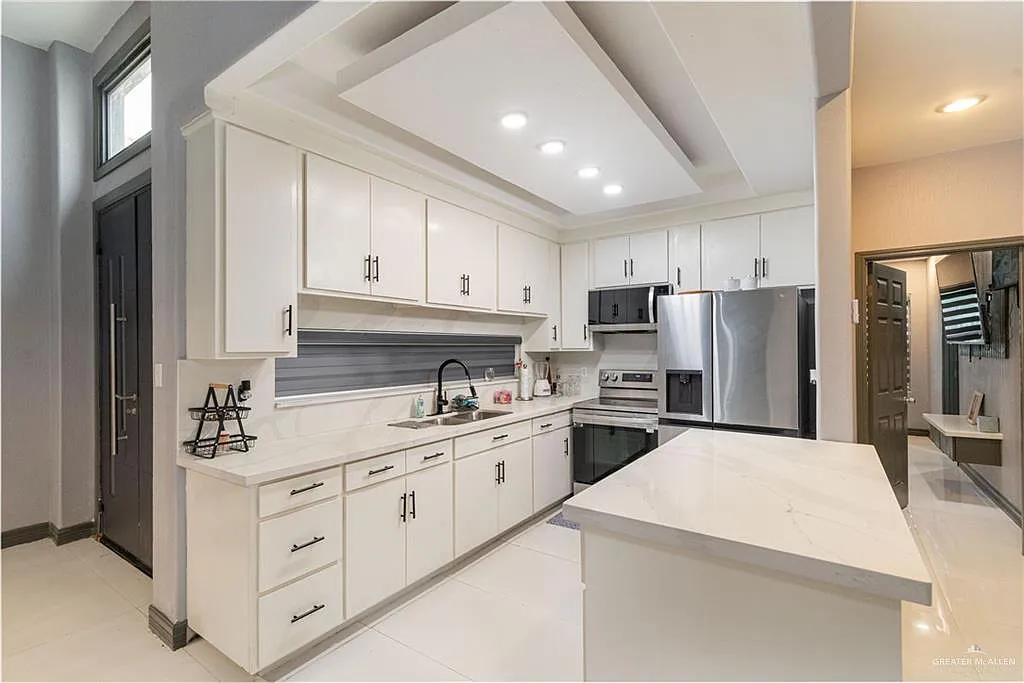 3 bed, 2.5 bath, 1376 sqft, $1,850 — Photo 4
