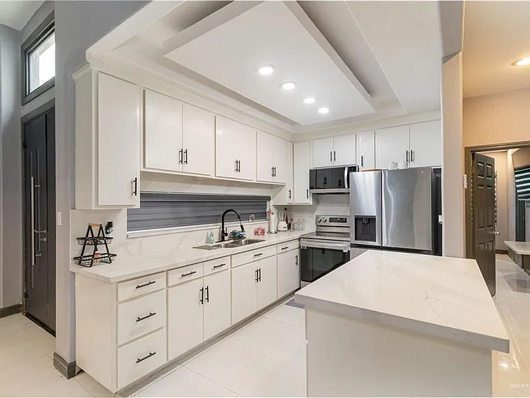 814 Cimarron Dr — Photo 4