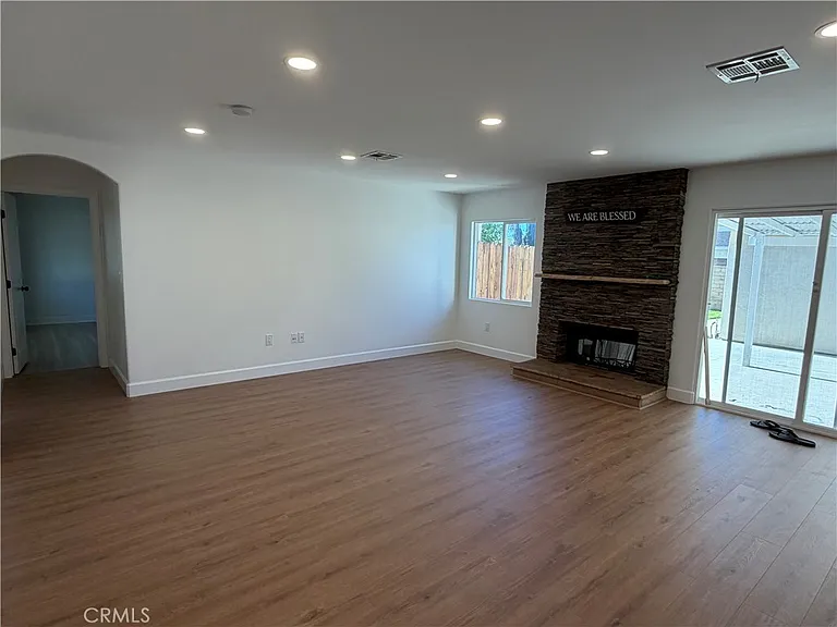 7101 Fallbrook Ave — Photo 15