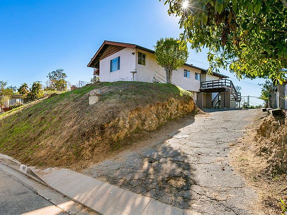 2nd image of 165 Sequoia Dr