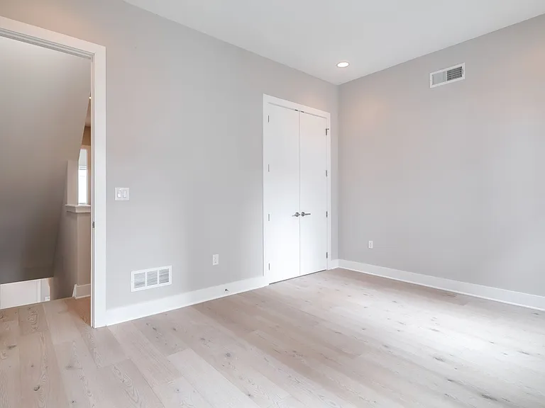 326 Fairmount Ave — Photo 13