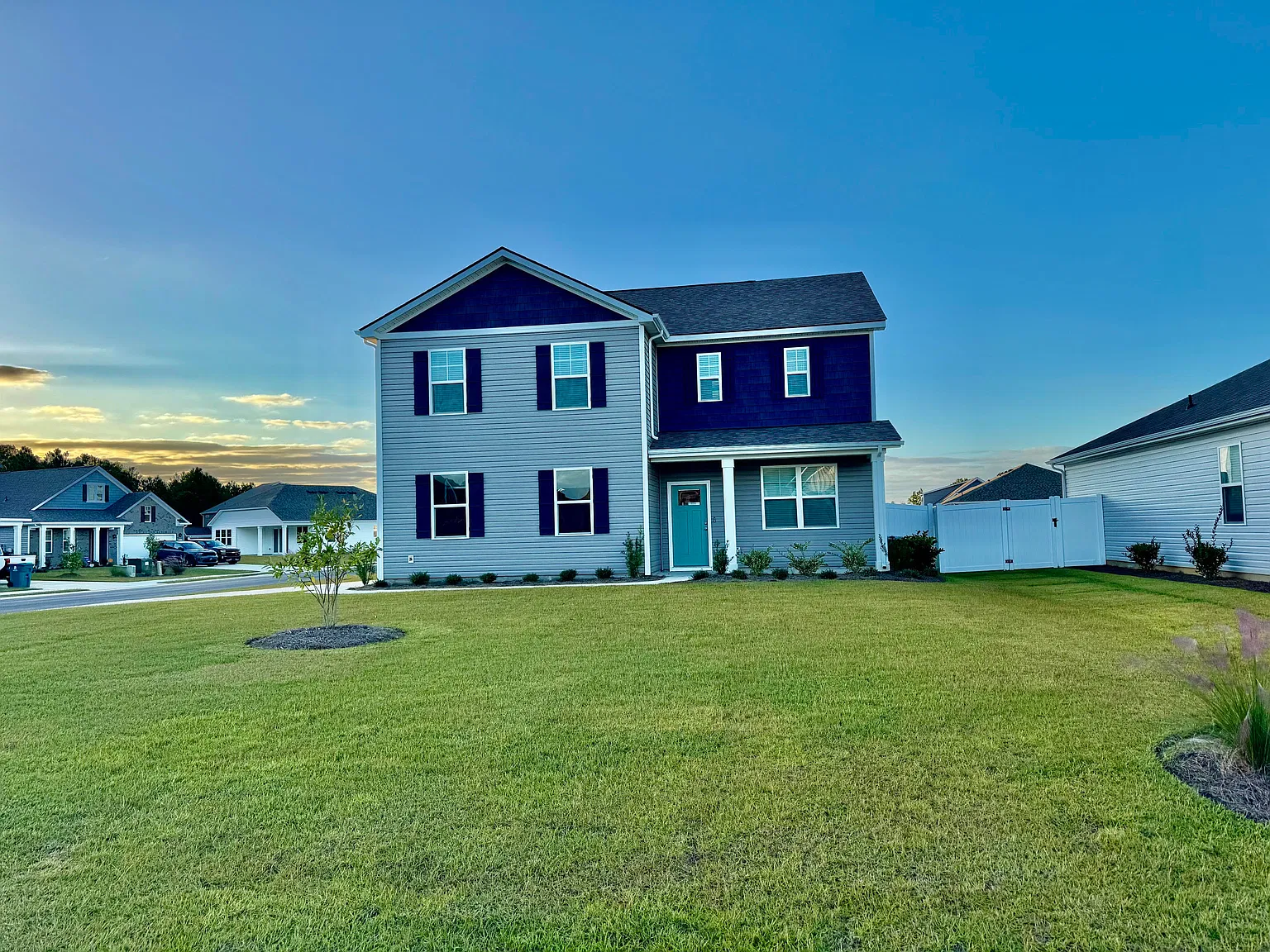 5 bed, 2340 sqft, $2,600 — Photo 4