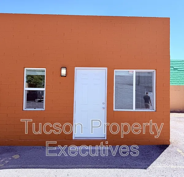 2411 S 6th Ave #16 — Photo 1