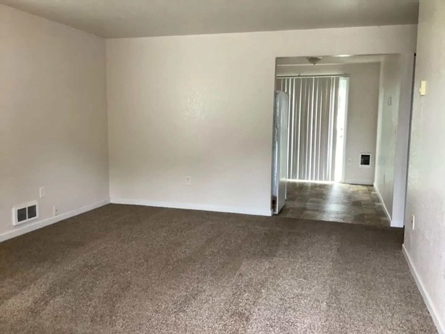 2106 - White Birch Apts. — Photo 2