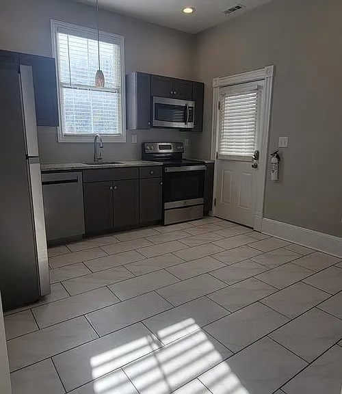 1319 Harrison St — Photo 7