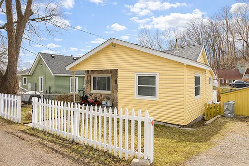 784 Porteous Dr Photo 1