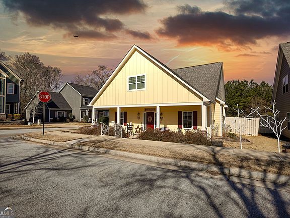 2nd image of 211 Tan Yard Rd