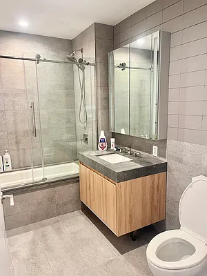 Rented by E Realty International Corp | media 4