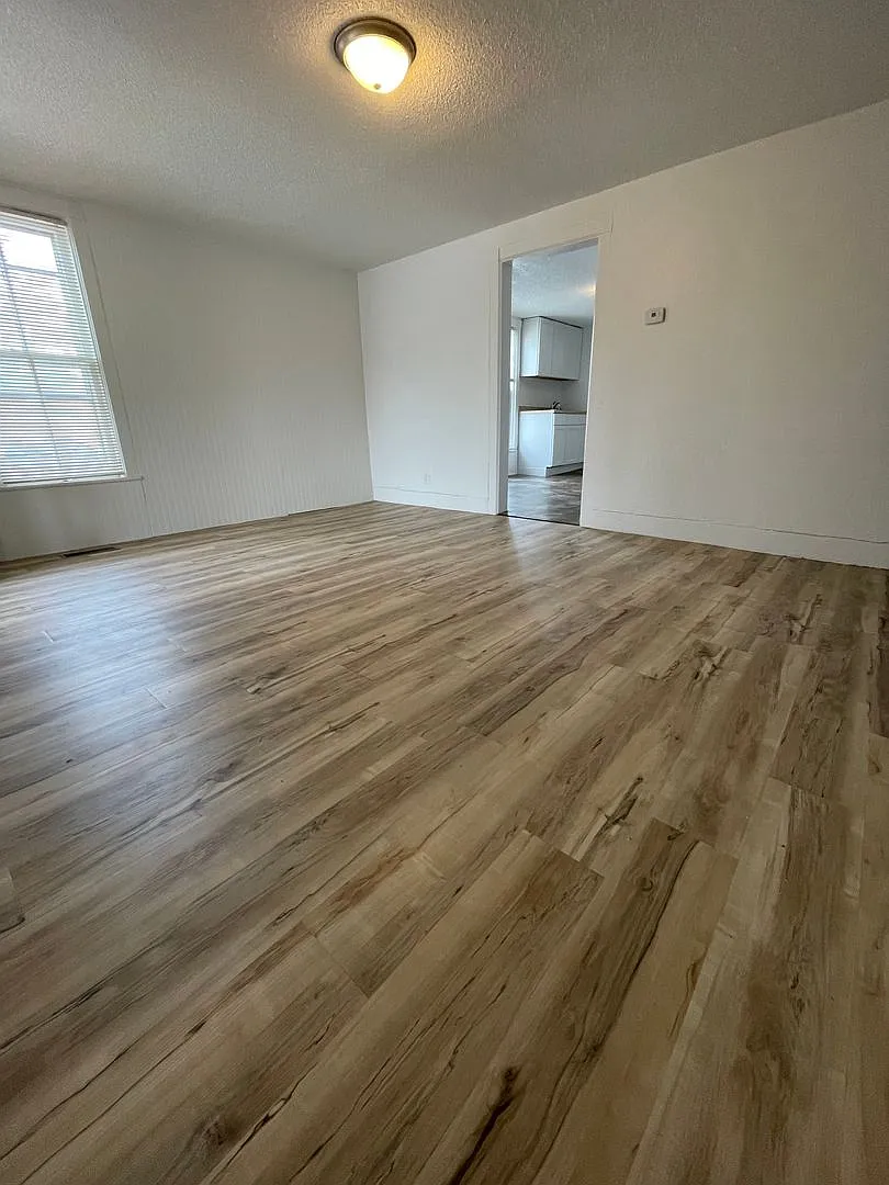 422 Columbus St — Photo 3