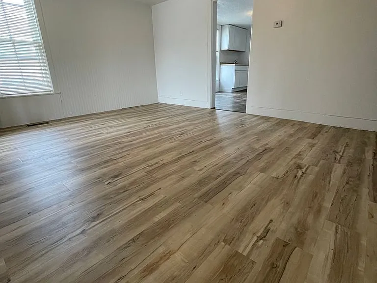 422 Columbus St — Photo 2