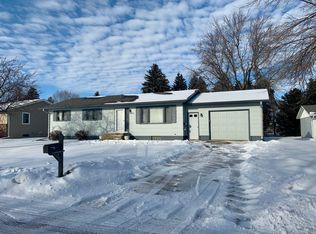 1905 Eleanor St, Worthington, MN 56187