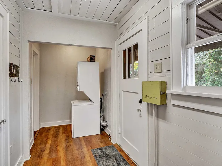 606 W Dobbs St — Photo 9