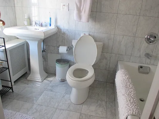 Rented by Rita S Citrin, LREB | media 61