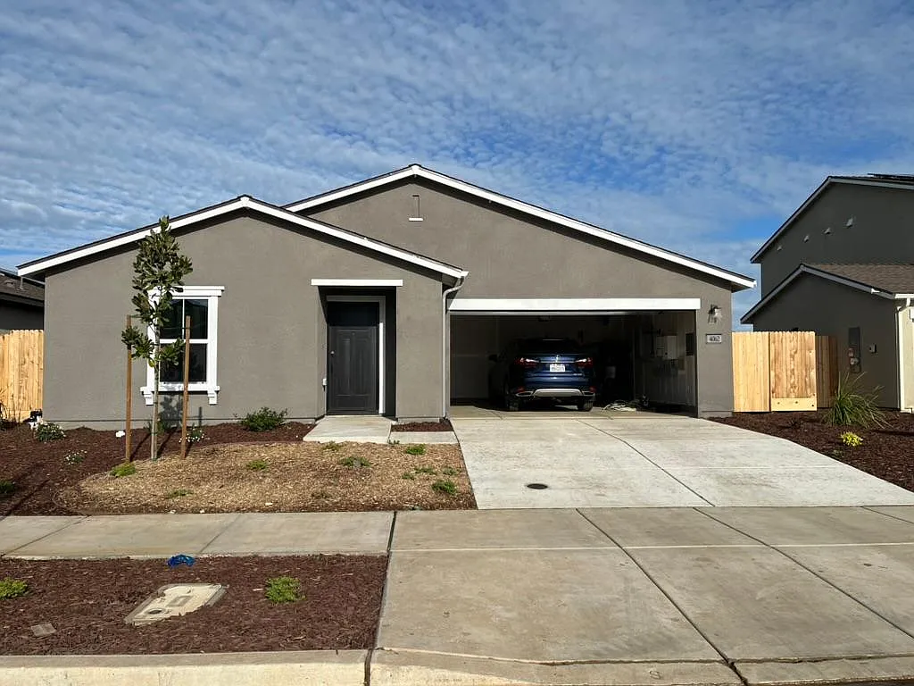 4 bed, 1842 sqft, $665 — Photo 2