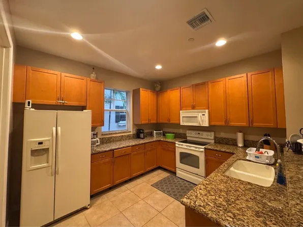 1033 NE 17th Way, Fort Lauderdale, FL