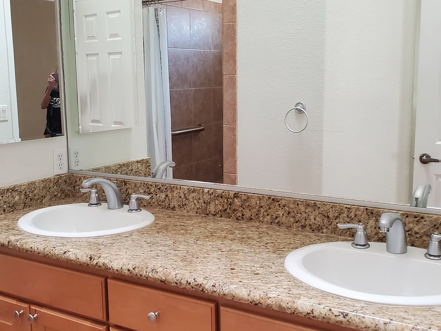 2227 E Bella Vista Dr — Photo 4