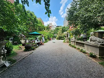 Rented by Bond New York