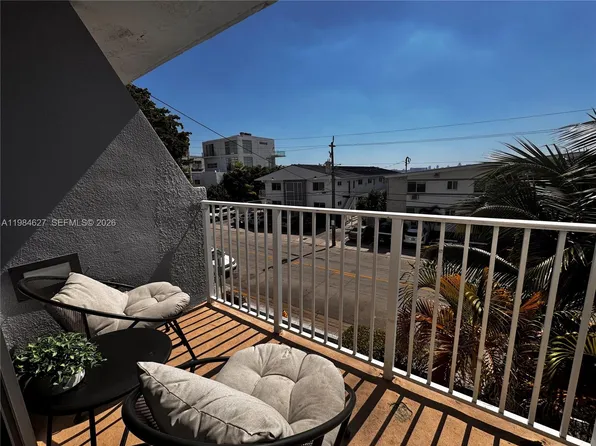 1801 S Treasure Dr, North Bay Village, FL