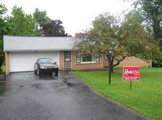 170 E Abbott Grv, Orchard Park, NY 14127