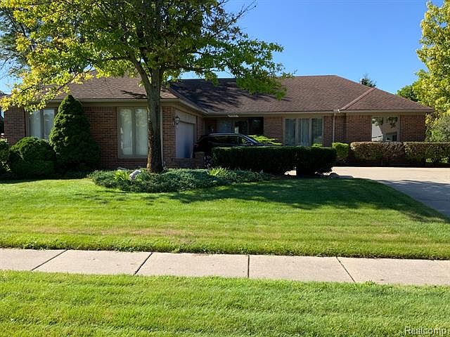 1st image of 51463 Sandshores Dr